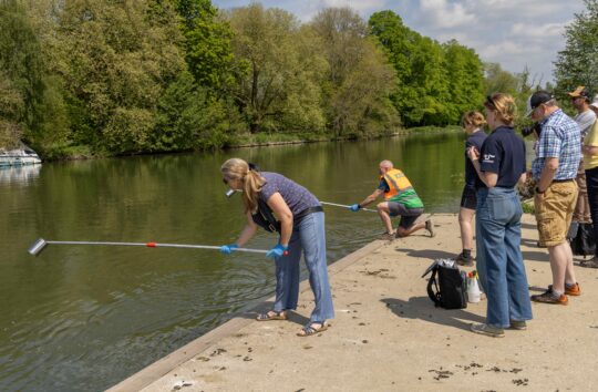 Thames21 Public Engagement and Inclusive Monitoring on the Thames from Wallingford to Caversham